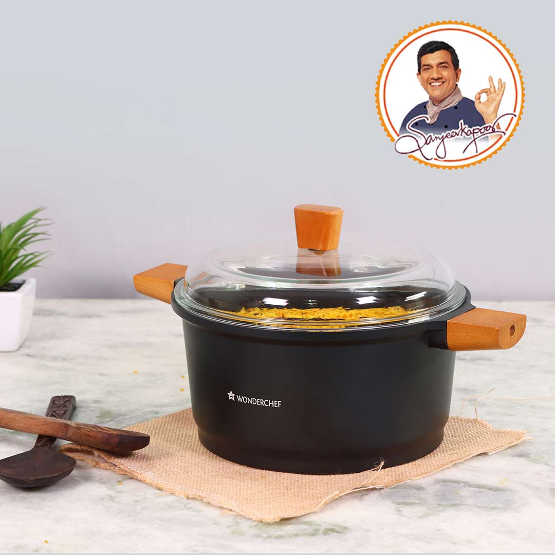 Caesar Non-Stick Casserole with Lid, German Beechwood Handle, Pure Grade Aluminium, Induction Bottom, 5mm, Black, 5 Years Warranty