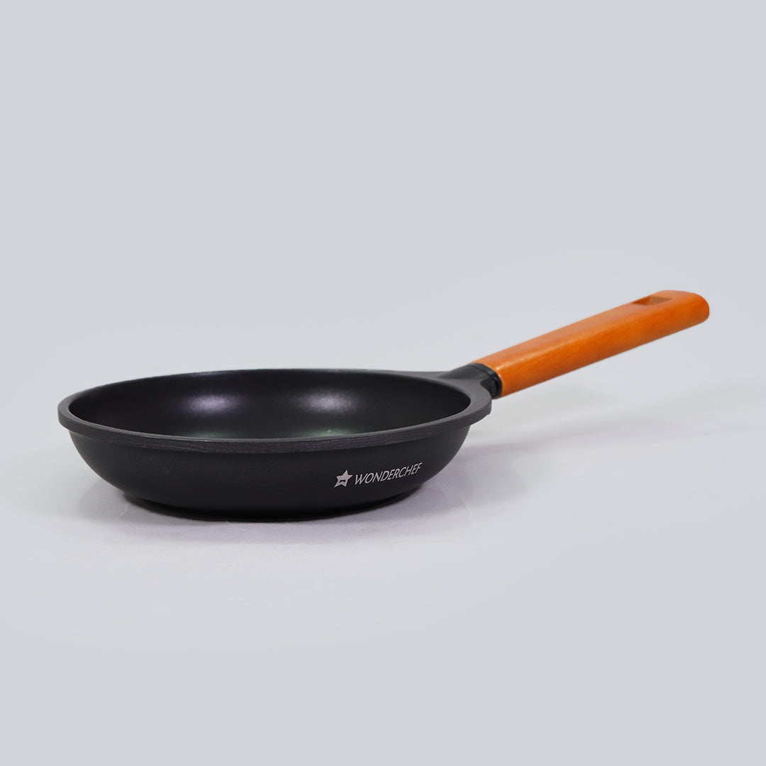 Caesar Non-stick Fry Pan, Induction Bottom, Wooden Handle, Die-cast Aluminium- 20cm, 1L, 5mm, 5 Years Warranty, Black