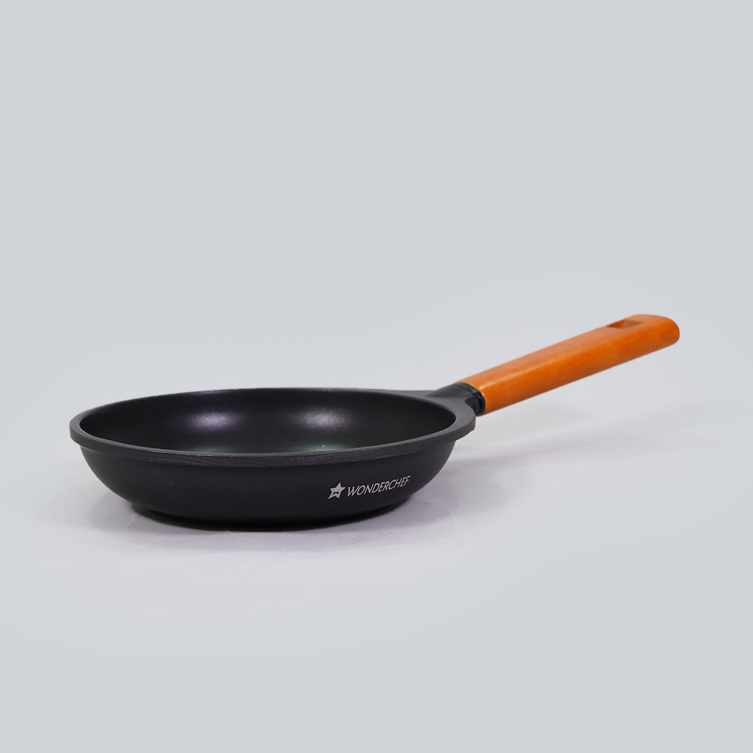 Caesar Non-stick Fry Pan, Induction Bottom, Wooden Handle, Pure Grade Aluminium- 18cm, 0.9L, 5mm, 5 Years Warranty, Black