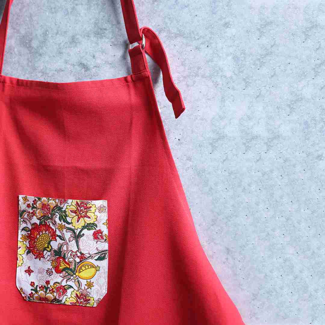 Como Apron with floral print - Red