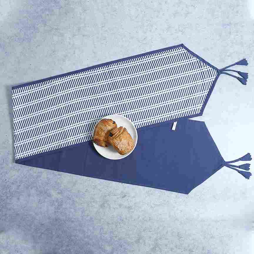 Como Table runner - Blue