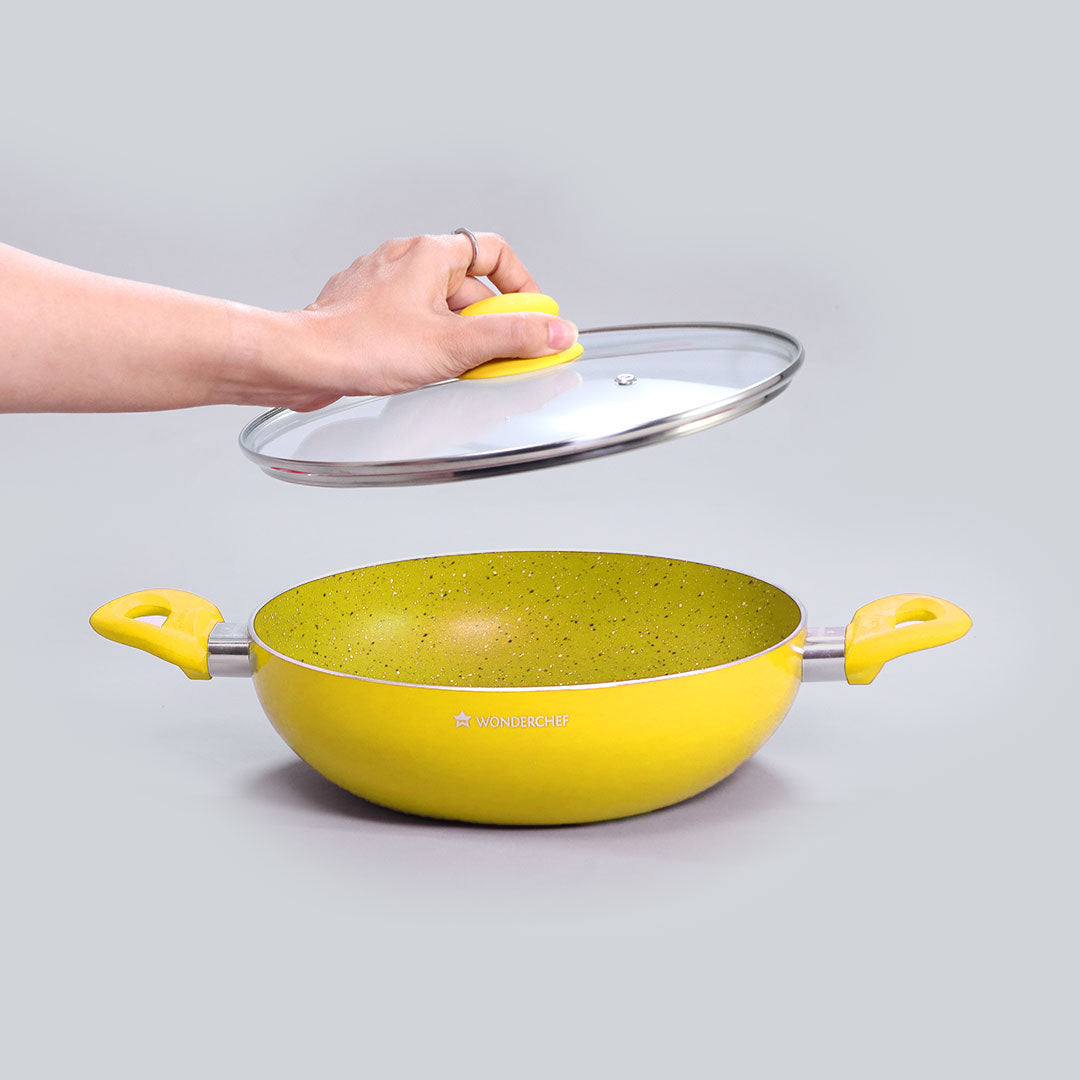 Yellow Lid 24cm with elegant soft-touch knob