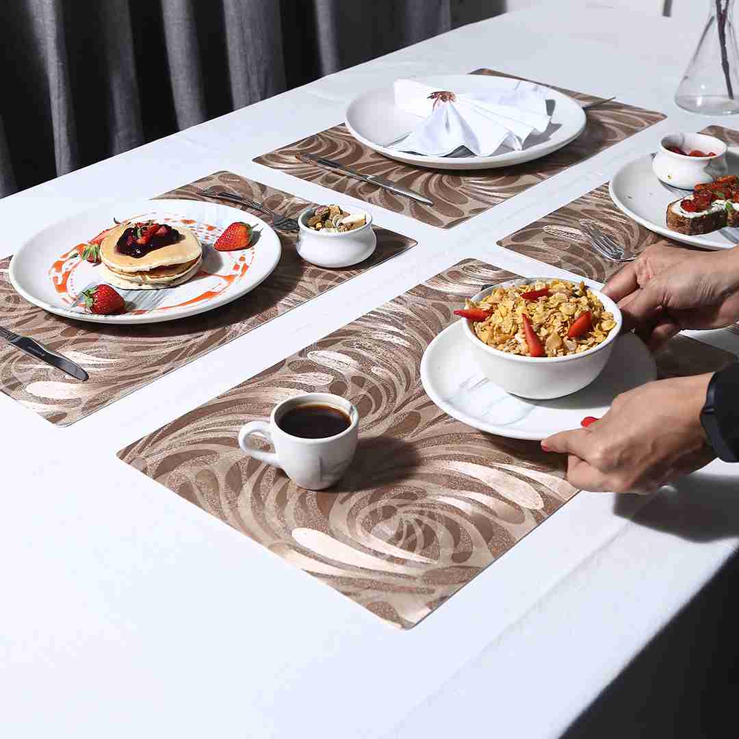 Valentina Reversible Leaf & Textured Placemat Set of 6