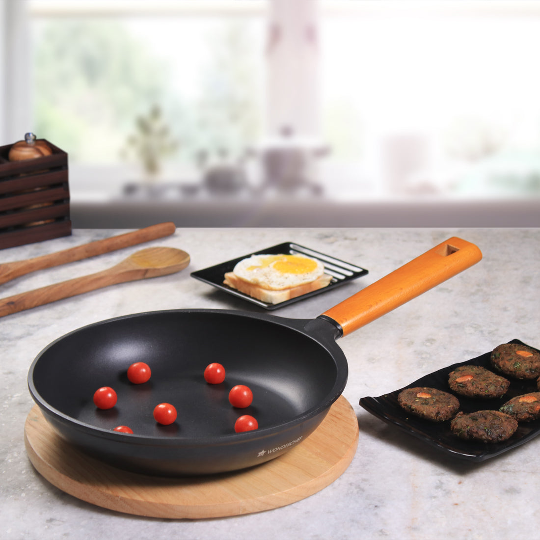 Caesar Non-stick Fry Pan, Induction Bottom, Wooden Handle, Die-cast Aluminium- 26cm, 2.3L, 5mm, 5 Years Warranty, Black